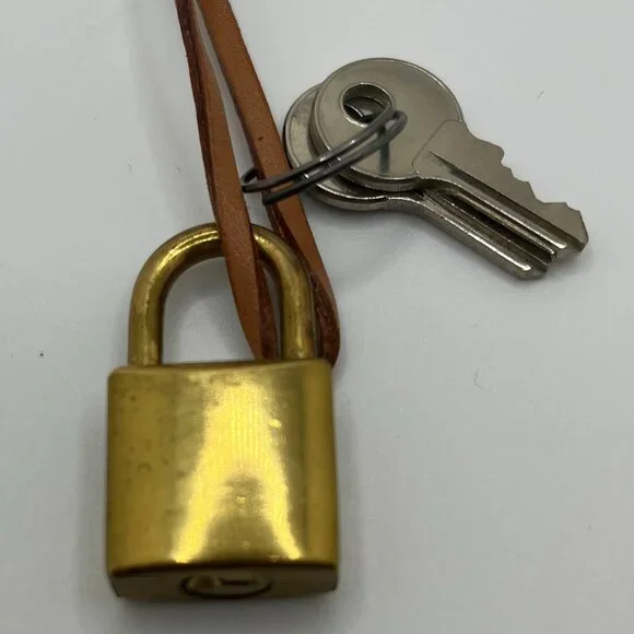 Vintage Etro Lock & Keys - Picture 4 of 5